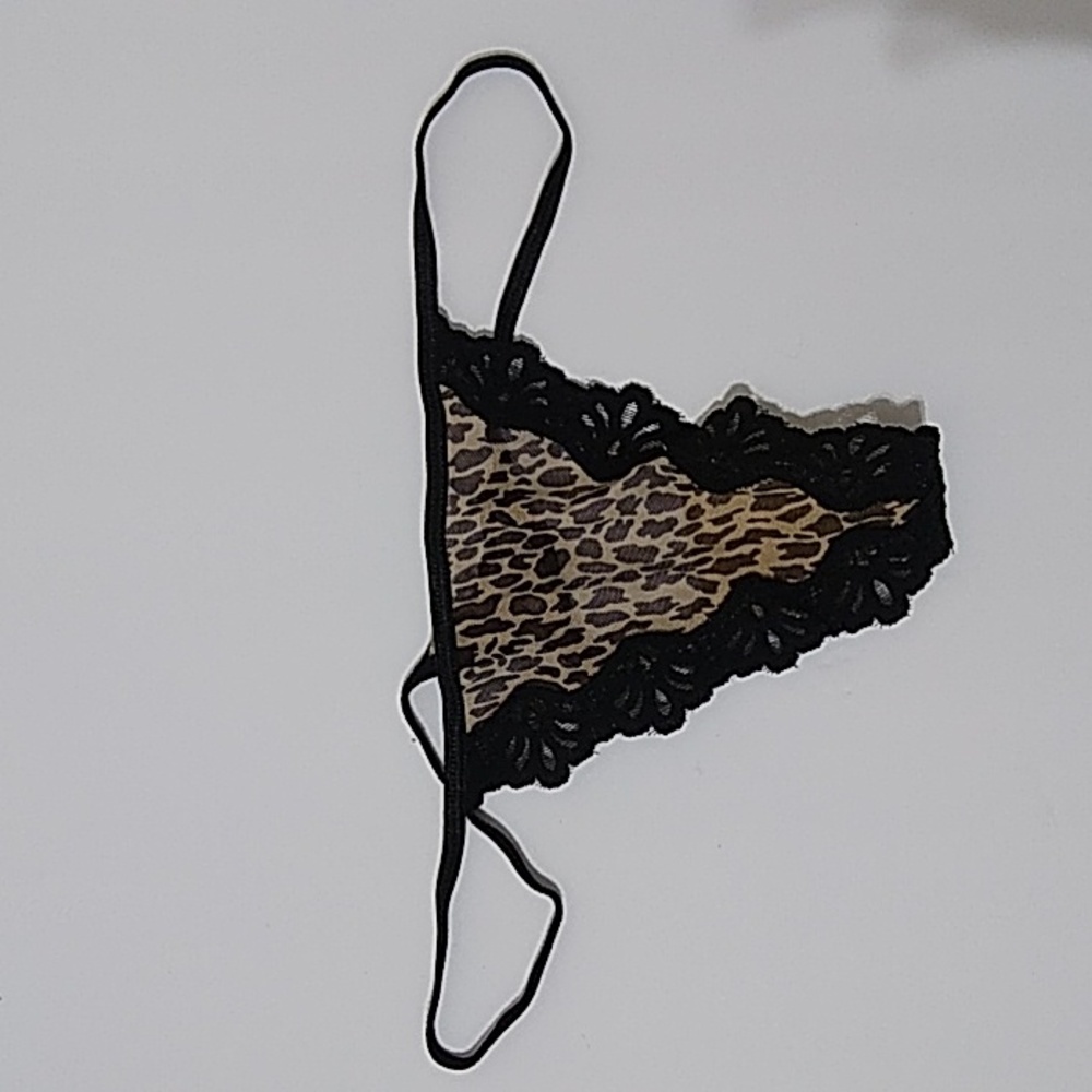 Victoria's Secret V-String Leopard Print Panty